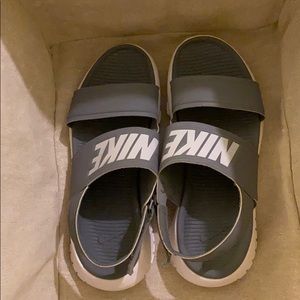 Nike Tanjun slides